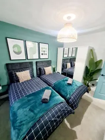 Bright 3BR walking distance to town - FREE parking - Image 4