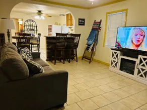 Little Ranch Style Getaway Home - Image 3