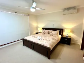 Bignell Family Home-Stay - Image 4