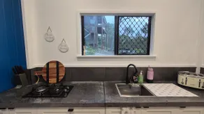 Cozy 2 b/r, pups welcome, walk everywhere! - Image 3