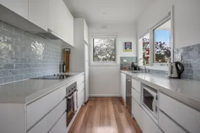 Iconic ‘50s beach house - Image 5