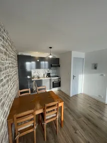 Rustic Elegance – Quiet, Desk, Parking, Cozy. - Image 4