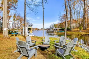 Lakefront Lake Anna with Cove, Dock, Deck, Hot Tub - Image 4