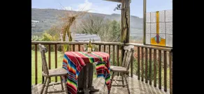 Quirky Mountain Cottage - Image 2