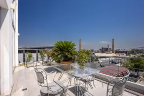 Glass Loft + Garden Studio | Sleeps 6 - Image 4