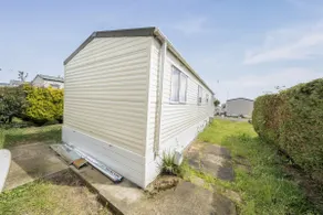 Cosy 3 Bedroom Beachfront Getaway in Mersea - Image 4