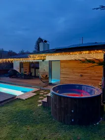 Modern Nature Retreat w Pool, PS5 & Hot Tube - Image 2