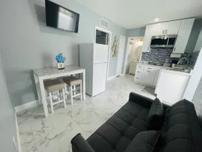 Beautiful and modern - Image 3