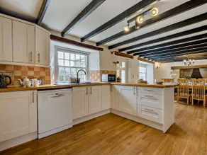 5 Bed in Wadebridge (oc-tbart) - Image 4