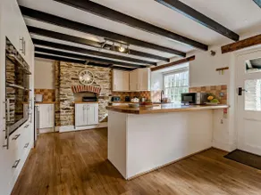 5 Bed in Wadebridge (oc-tbart) - Image 3