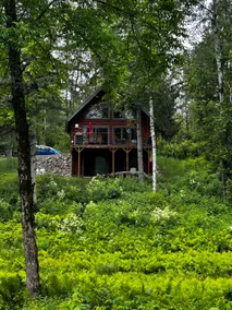 Small cottage – riverfront - Image 2