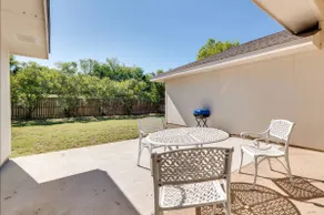 4BR DFW Central Retreat - Image 4