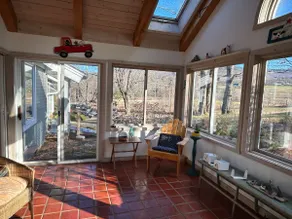Charming and Centrally Located Waitsfield Home. - Image 4