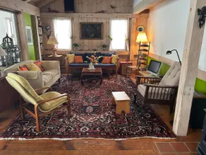 Charming and Centrally Located Waitsfield Home. - Image 2
