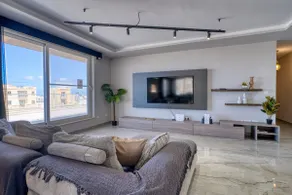 Skyline Soak, Views & Jacuzzi - Image 5