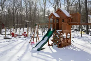 4BR Poconos Ski Retreat w Sauna, Game Room & Loft - Image 5