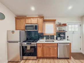 Stylish 2 BR, Steps to the Ocean - Image 4