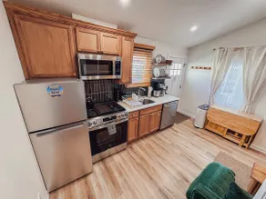 Stylish 2 BR, Steps to the Ocean - Image 5