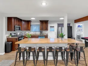 Spacious Casa 3 Bedroom near Airport/Fountains - Image 2