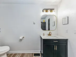 Clean Hilltop 4BR | Near Clifty Falls | Sleeps 8 - Image 5