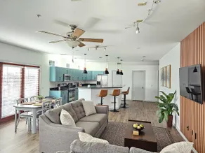 Midtown modern retreat! - Image 4