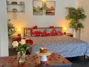 BIG Downtown LA HIGH Loft! 420! Arcade! KingBed! - Image 4