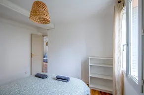 Bright apartment in Marseille - Image 2