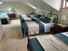 3BR 2BA Lodge Sleeps 15 - Families Nurses Workers - Image 4