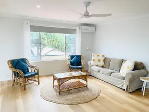 Tideview House -Waterfront, 3 bedroom Home - Image 2