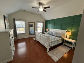 *NEW* Affordable, King bed, fenced yard - Image 5