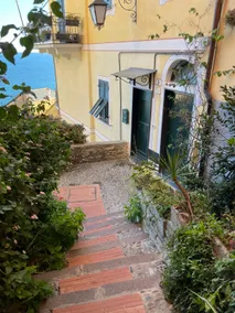 Sea View Suite - Sleeps 3 - Free Parking - Image 4