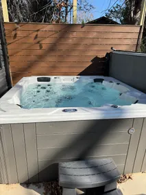 Hot Tub Gameroom Luxury Near Dwntn Landrum - Image 2