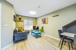 Modern Luxury Living in Waterford City Center - Image 2