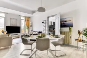 Design Cocoon with Home Cinema in City Center - Image 3