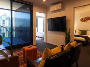 2BD 2BA Urban Retreat with Parking, Gym, Pool - Image 3