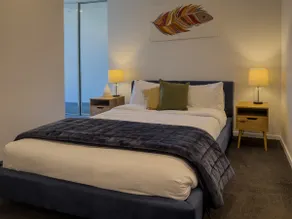 2BD 2BA Urban Retreat with Parking, Gym, Pool - Image 4