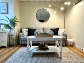 1 BR Zen Den Apt in Safe & Beautiful Neighborhood - Image 2