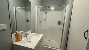2 Bed room House with 2 AC and Free Parking - Image 5