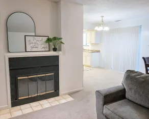 Spacious Townhouse - Image 3