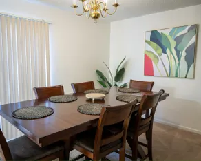Spacious Townhouse - Image 2