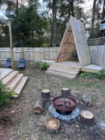 Pine Tree Sanctuary in Downtown - Image 5
