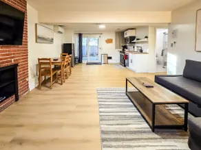 Private guest suite with Full kitchen - Image 4