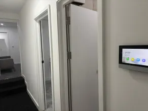 Luton Town Centre 1 bed Airport sleeps 3 - Image 5