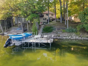 Spacious Home Lakefront Retreat - Image 4