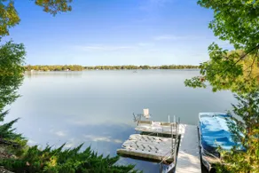 Spacious Home Lakefront Retreat - Image 3