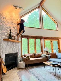 Walden Haus Lakeside Cabin - Pet Friendly - Image 2
