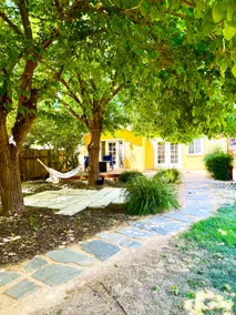 Midtown Retreat | Spacious | Silky Hens | Artistic - Image 2