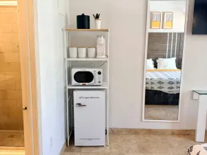 South of Fifth Family & Pet-Friendly Retreat Acros - Image 4