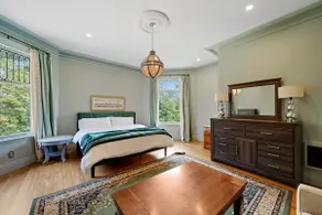 Historic Evergreens House in Exclusive Montclair - Image 4