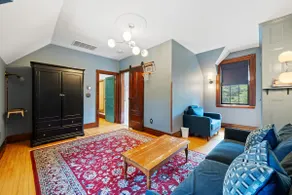 Historic Evergreens House in Exclusive Montclair - Image 3